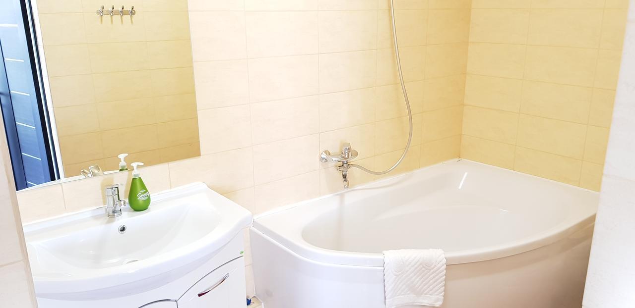 Apartment Lazurniy Астана Екстер'єр фото